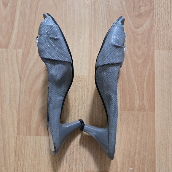 BNWOT grey silver sparkle kitten heel jewelled slip on high heeled shoes size 36 - Picture 8 of 9